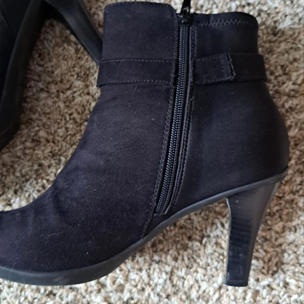 Kelly & Katie Black Buckle Heeled Booties Size 10